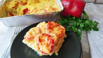 Запеканка из цветной капусты с помидорами и сыром