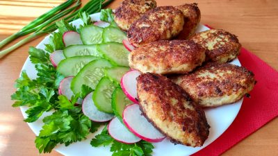 Рыбные котлеты из хека с манной крупой