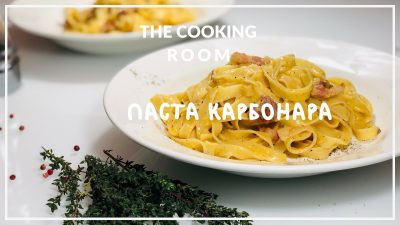 Пирог с сосисками, беконом и фасолью