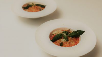 Ризотто с помидорами и базиликом