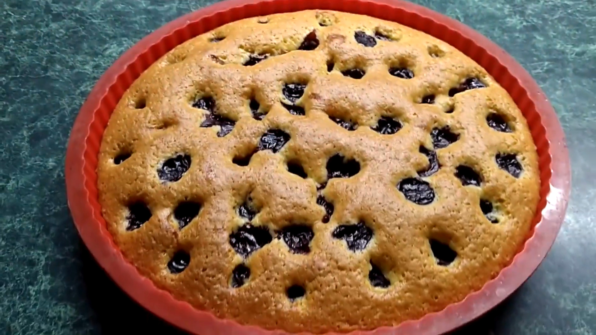 Сметанный пирог с вишней, пошаговый рецепт с фото на ккал