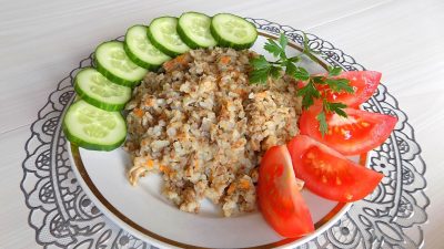 Гречневая каша на курином бульоне с курицей
