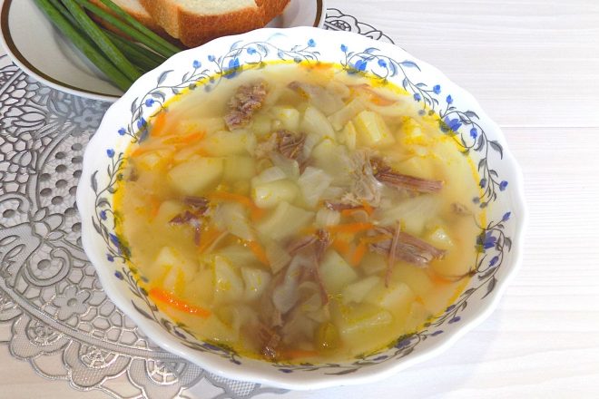 Суп из тушенки со свежей капустой и зеленым горошком, рецепт с фото и видео