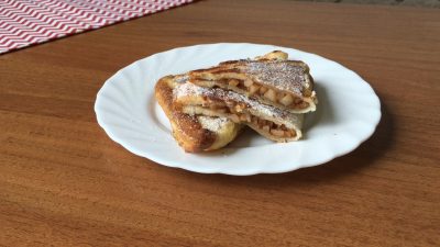 Французские тосты с корицей и яблочной начинкой