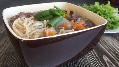 Корейский суп Бульгоги с лапшой и говядиной