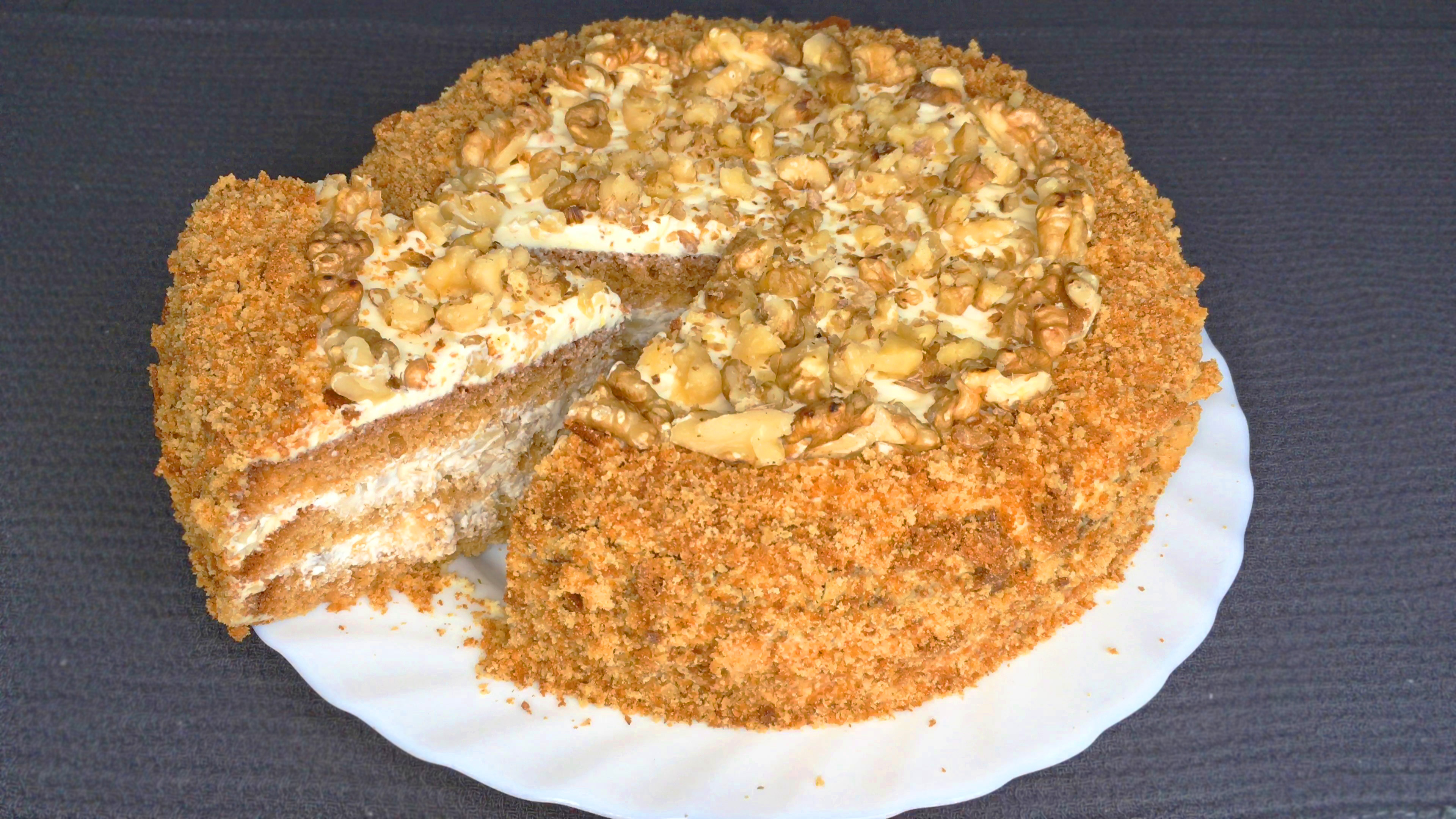Торт медовик со сгущенкой, маслом и сметанным кремом