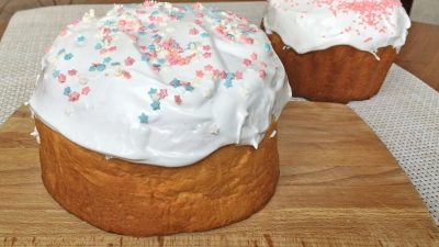 Пасхальный кулич на сливках и сухих дрожжах