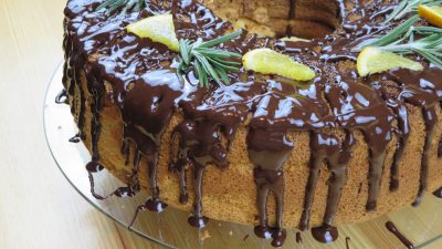 Апельсиновый пирог с шоколадной глазурью