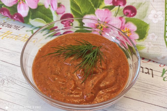 Простой соус для шашлыка из томатной пасты - Лайфхакер