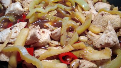 Острая курица с арахисом гунбао (kung pao)