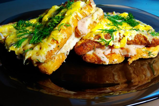 Бутерброды с яйцом и сыром на сковороде рецепт с фото пошагово | Меню недели