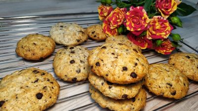 Овсяное печенье с шоколадной крошкой и фундуком