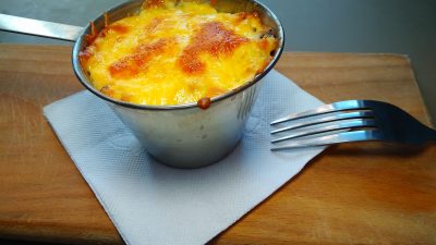 Жюльен с курицей и грибами в кокотницах