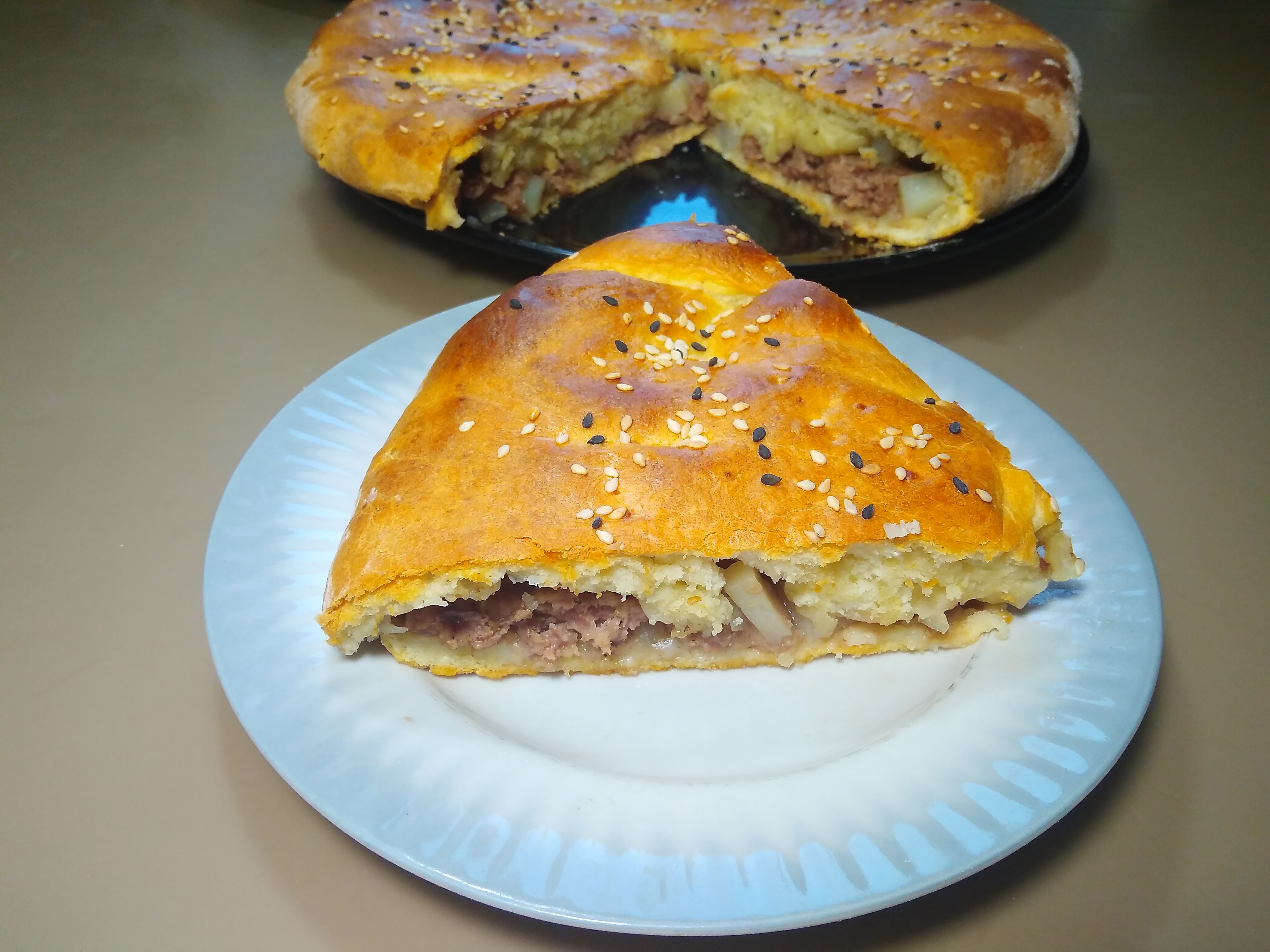 Рецепт Ленивый пирог на кефире с картофелем и мясным фаршем