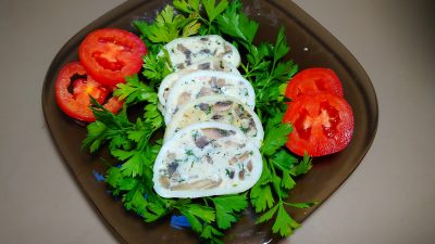 Кальмары фаршированные омлетом с шампиньонами