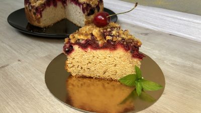 Вишневый пирог с шоколадом и штрейзелем