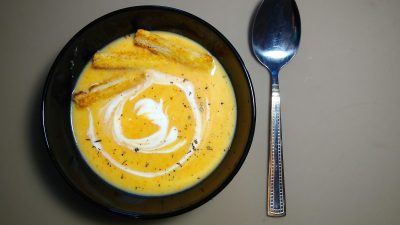 Сырный крем-суп с курицей и картошкой