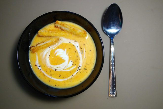 Сырный крем-суп с курицей и картошкой