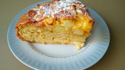 Яблочный пирог Шарлотка с корицей