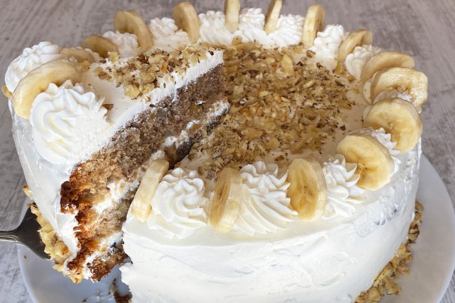 Банановый крем для торта: легкий и ароматный вариант для десертов