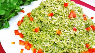 Зеленый рис по-мексикански с зеленью, чесноком и перцем