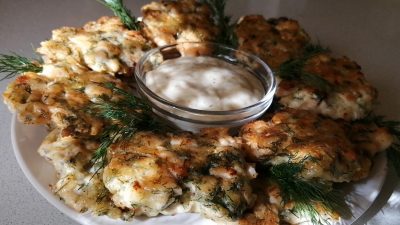 Рубленные котлеты из куриного филе с сыром и зеленью