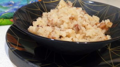 Рисовый пудинг с орехами, изюмом и специями