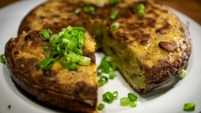 Испанский омлет тортилья с картошкой и луком