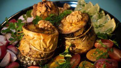 Рулетики из скумбрии с морковью, луком и орехами