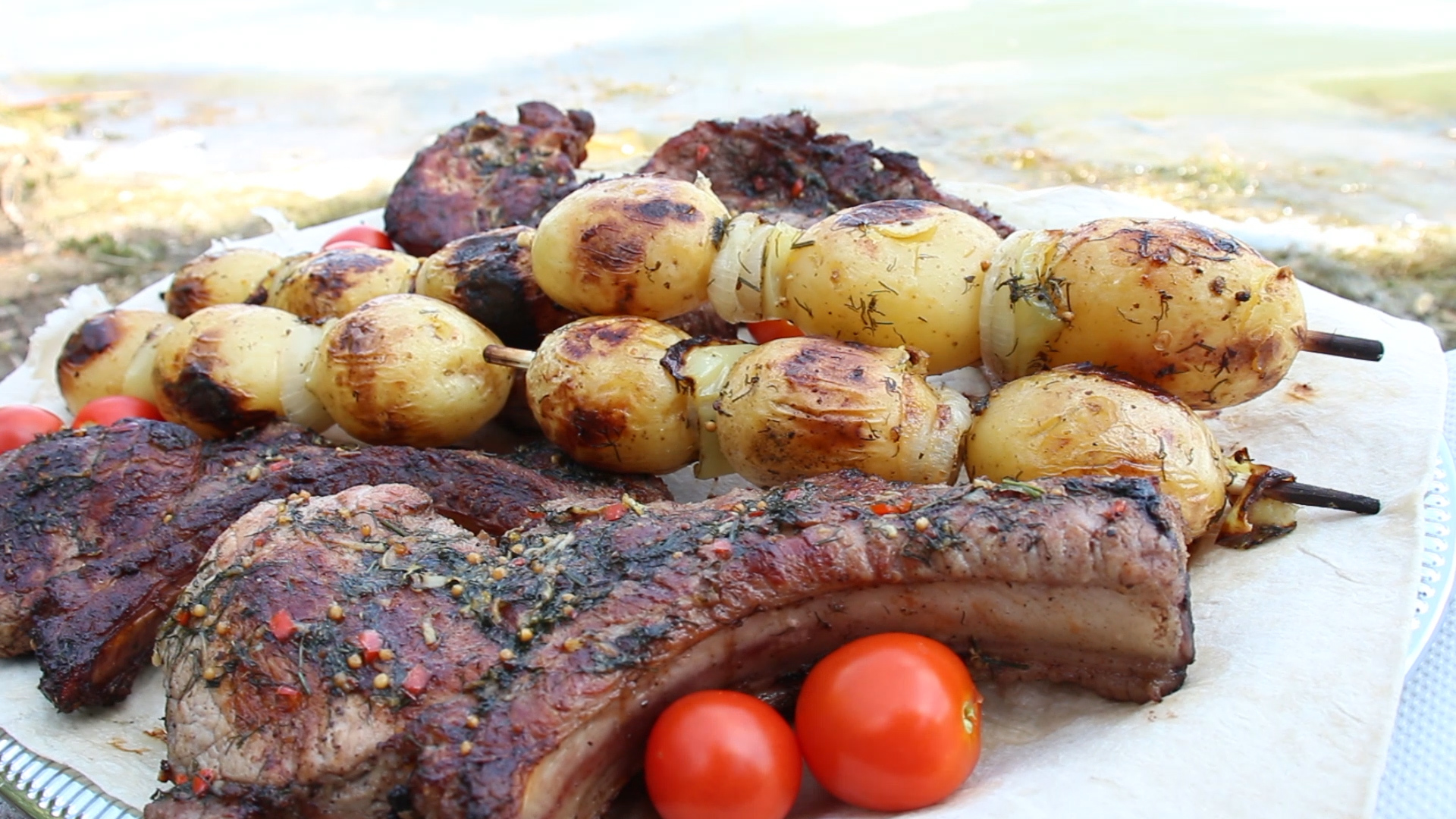 Свиная корейка на углях в остром чесночном соусе, рецепт с фото и видео —  Вкусо.ру