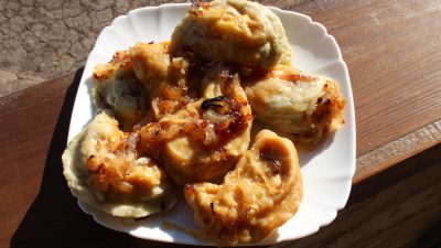 Вареники на воде с картошкой и жареным луком