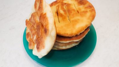 Пышные жареные лепешки на кефире на сковороде