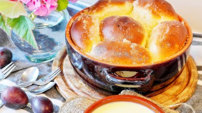 Сладкие лимонные клецки из духовки с ванильным соусом