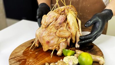 Курица в маринаде с соевым соусом, лаймом и имбирем