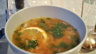 Уха из осетра с томатной пастой