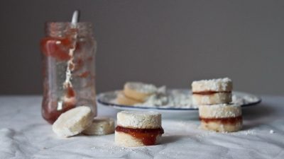 Ванильное печенье с клубничным джемом