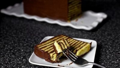 Ванильный многослойный торт с шоколадным кремом