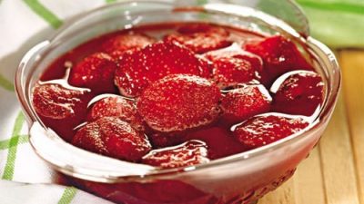 Варенье из клубники и грецких орехов в мультиварке