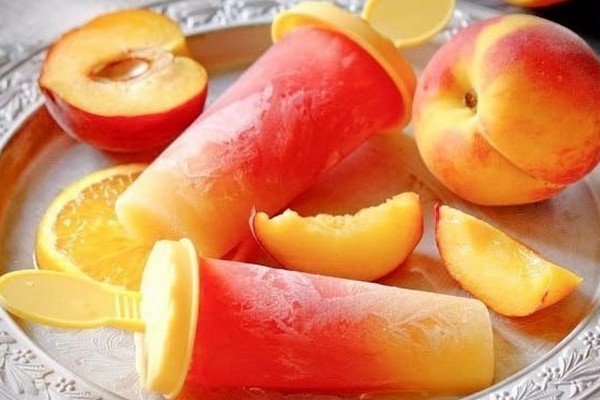 Вишнево-персиковый фруктовый лед