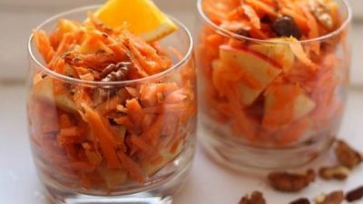 Витаминный морковный салат с изюмом