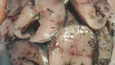 Вкусная рыба, засоленная в домашних условиях