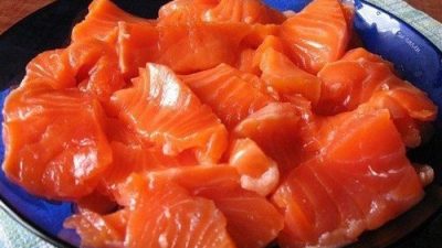 Вкусная соленая форель в домашних условиях