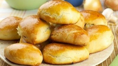 Вкусные пирожки с курицей и яйцом