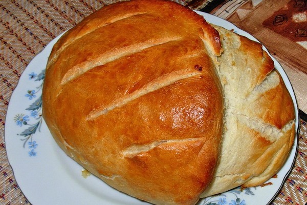 Вкусный белый хлеб по-домашнему
