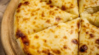 Хачапури с сыром по–Имеретински из дрожжевого теста