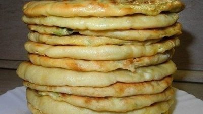 Хачапури с вареным яйцом и сыром