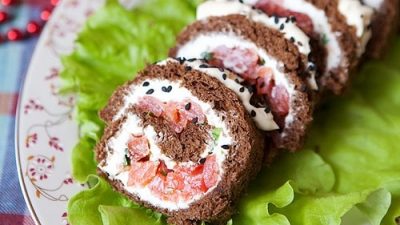 Хлебные роллы с сыром и форелью