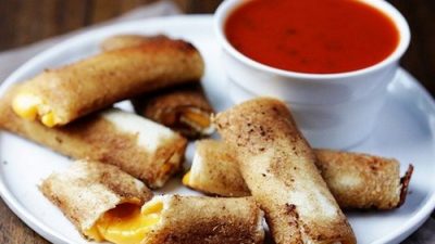 Хлебные рулеты с сыром