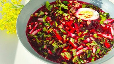 Холодный борщ с огурцом и редиской