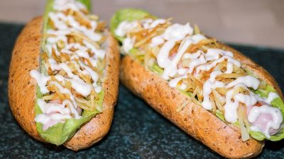 Хот-доги с картофельной соломкой